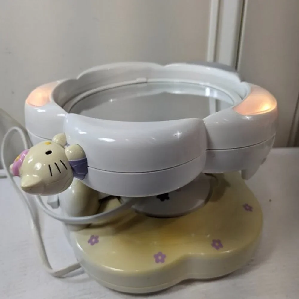 Hello Kitty Lighted Make-Up Mirror vanity magnifying electric‎ folding Emerson